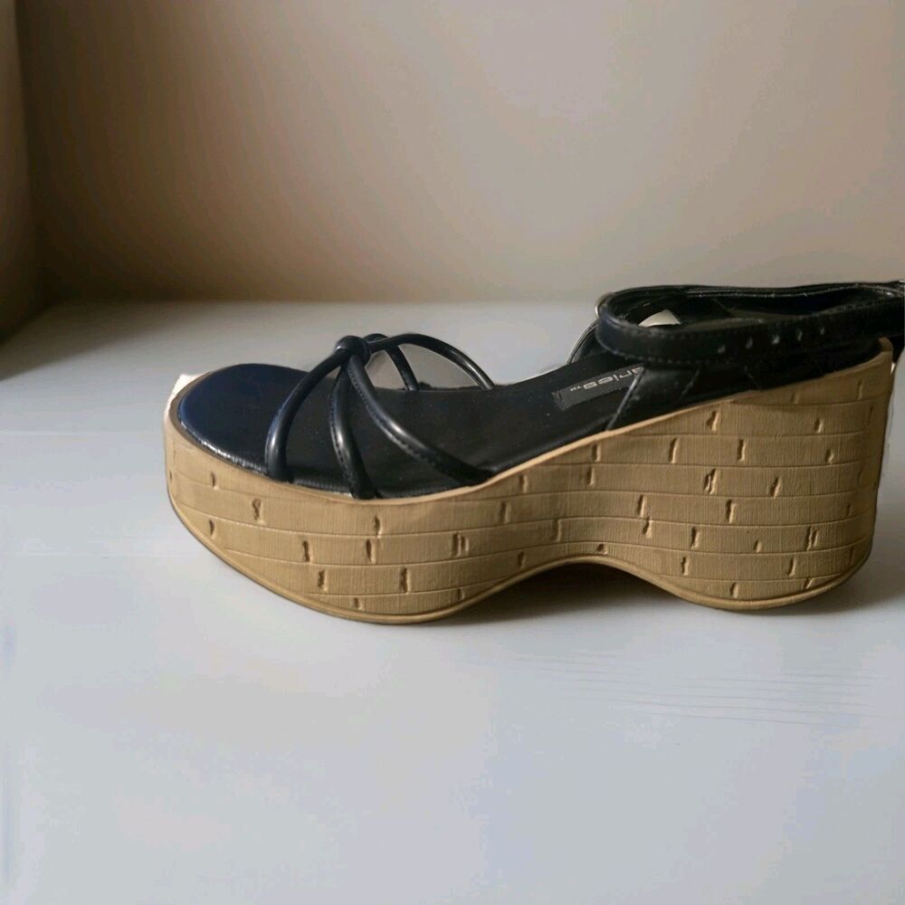 NO BOUNDARIES BLK STRAP WEDGE HEELS. 7M - Picture 3 of 7